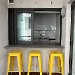 Modern Apartment In Observatory
